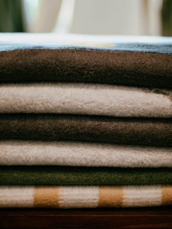 LakeDogs Tegernsee | Concept Store | Premium Hundebedarf, ausgewählte Home & Living Accessoires, selektierte Futtermarken, Leinen, Geschirre, Halsbänder, Betten, Näpfe & Groomer Pflegeprodukte